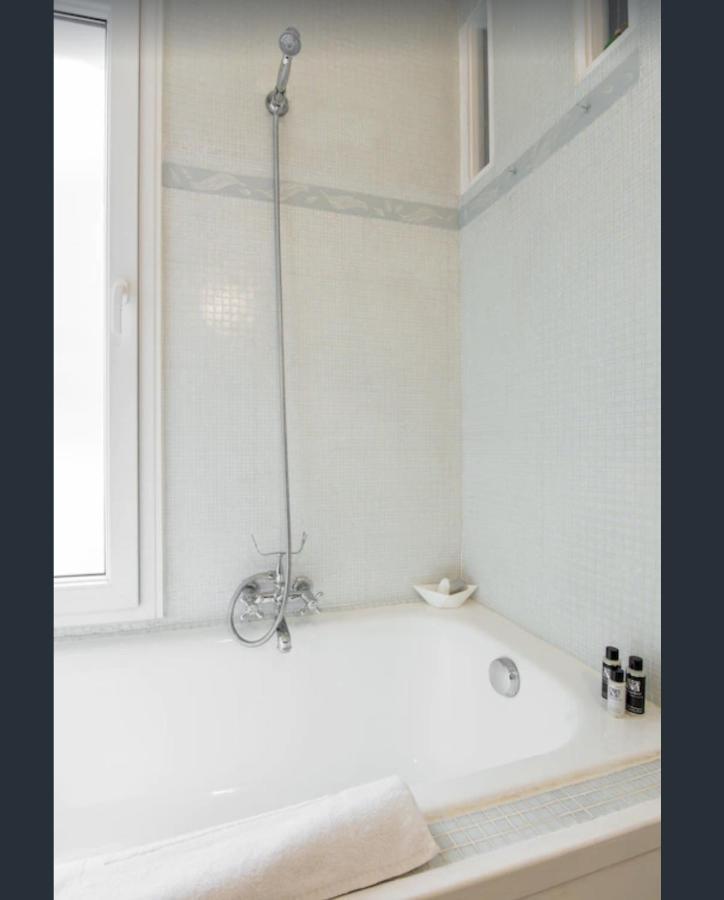 Paris Petit Appartement Lumineux Et Atypique Ngoại thất bức ảnh