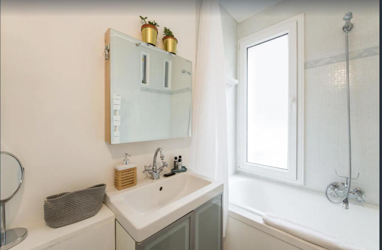Paris Petit Appartement Lumineux Et Atypique Ngoại thất bức ảnh