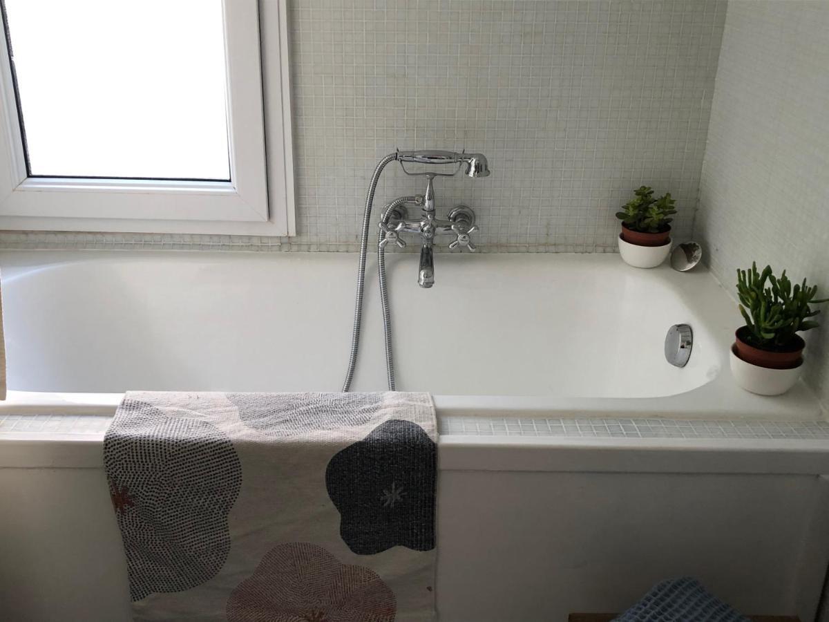Paris Petit Appartement Lumineux Et Atypique Ngoại thất bức ảnh